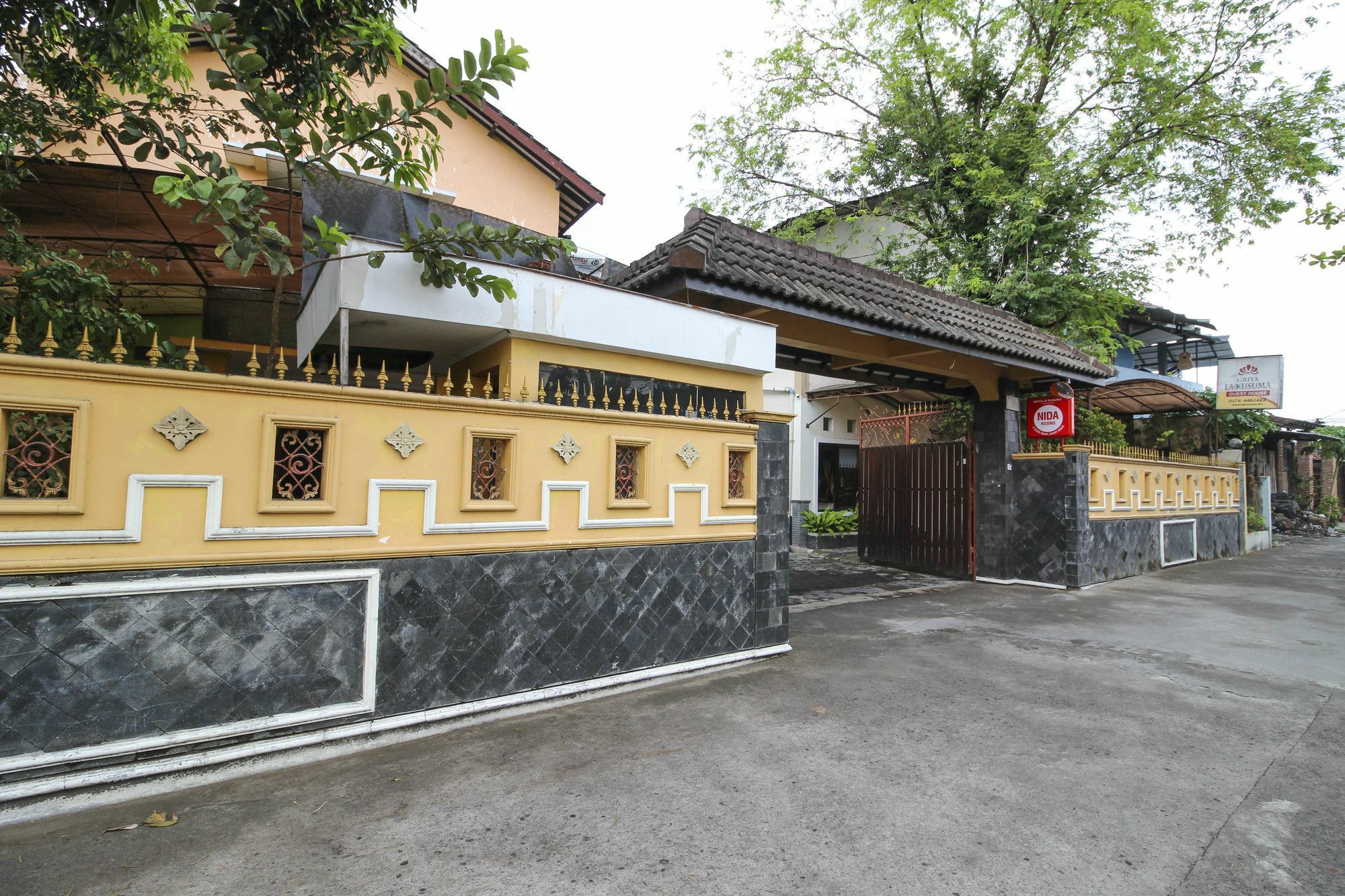 Reddoorz Near Lottemart Maguwo Hotel Yogyakarta Exterior photo